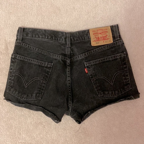VINTAGE LEVI’S 550 Jean Shorts - Picture 2 of 4